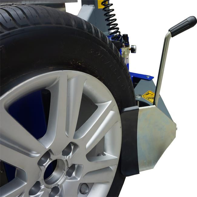 High-Powered 1.5 HP Tire Changing Machine with Rim Clamp & 950 Bead Blaster - Effortless Wheel Changing!