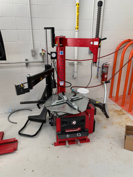 Rotary R146RP Pro Max Super Swingarm Tire Changer - Next-Level Efficiency for Your Workshop!